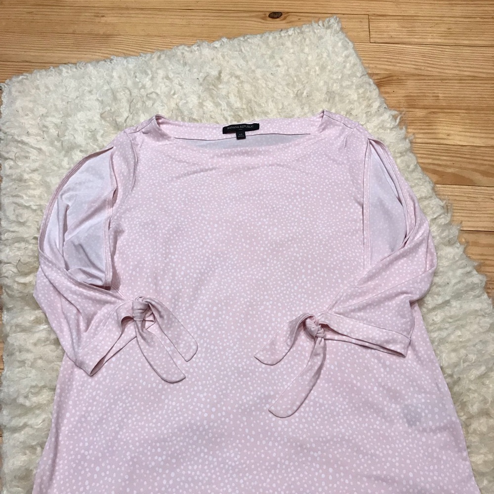 BANANA REPUBLIC COLD SHOULDER TOP XS